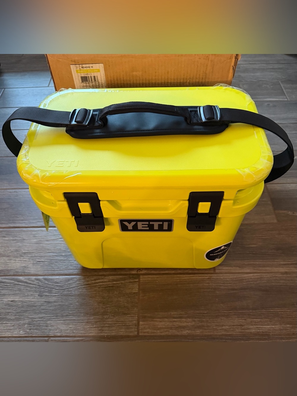 YETI Roadie 15 Firefly Yellow Hard Cooler DoubleDuty Shoulder Strap (NWT)